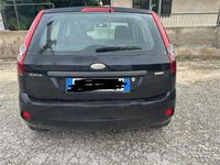 Usata Ford Fiesta 49 CV (36 kW) 2006 Nero Utilitaria