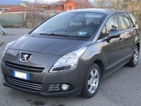 usata Peugeot 5008 1.6 hdi 8v Active (tecno) 112cv