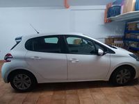 Usata Peugeot 208 68 CV (50 kW) 2013 Bianco Utilitaria