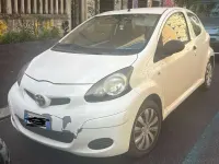 Usado Toyota Aygo 68 HP (50 kW) 2011 Branco Citadino