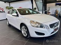 Usata Volvo V60 Momentum 163 CV (119 kW) 2011 Bianco Station wagon