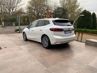 Usata BMW 218 Active Tourer Luxury Line 150 CV (110 kW) 2023 Bianco Monovolume