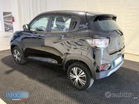 Usata Mahindra KUV100 87 CV (63 kW) 2020 Nero pastello SUV