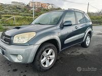 Usata Toyota RAV4 116 CV (85 kW) 2004 Grigio SUV