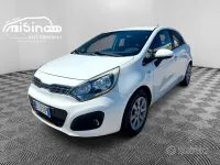 Usado Kia Rio Active 75 HP (55 kW) 2013 Branco Sedan