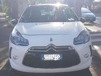 Usata DS Automobiles DS3 So Chic 82 CV (60 kW) 2015 Bianco Berlina