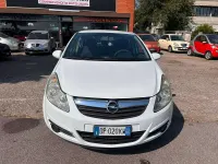 Usata Opel Corsa Club 75 CV (55 kW) 2008 Bianco Utilitaria