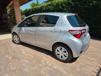 Usata Toyota Yaris Active 69 CV (50 kW) 2017 Grigio Berlina