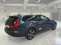 Usata Volvo V60 CC Business Edition 250 CV (183 kW) 2021 Blu/azzurro Station wagon
