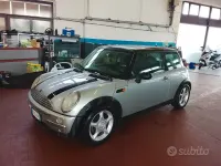Usata Mini Cooper 116 CV (85 kW) 2002 Grigio Utilitaria