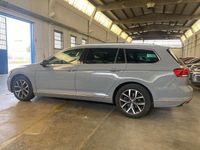 Usata VW Passat Executive 150 CV (110 kW) 2022 Grigio Station wagon