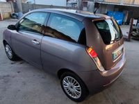 Usata Lancia Ypsilon 75 CV (55 kW) 2009 Viola Utilitaria