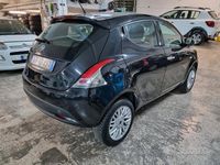 Begagnad Lancia Ypsilon Gold 85 HK (62 kW) 2014 Svart Halvkombi