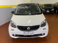 Usata Smart ForFour 71 CV (52 kW) 2018 Bicolore bianco/nero Utilitaria