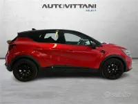 Usata Renault Captur Rive Gauche 143 CV (105 kW) 2022 Rosso SUV