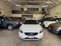 Usata Volvo V40 Summum 114 CV (83 kW) 2015 Bianco Berlina