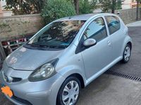 Usata Toyota Aygo 67 CV (49 kW) 2007 Grigio Utilitaria