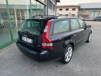 Usata Volvo V50 Momentum 136 CV (100 kW) 2006 Nero Station wagon