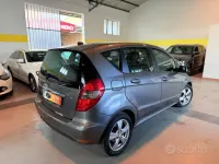 Usata Mercedes A160 95 CV (69 kW) 2011 Grigio Utilitaria
