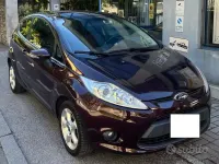 Usata Ford Fiesta Titanium 97 CV (71 kW) 2010 Rosso Berlina
