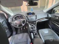 Usata Ford Kuga 140 CV (102 kW) 2015 Grigio SUV