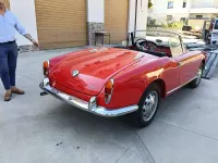 Usata Alfa Romeo Giulia Spider 92 CV (67 kW) 1964 Rosso Cabrio