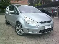 Usata Ford S-MAX Titanium 140 CV (102 kW) 2009 Grigio Monovolume