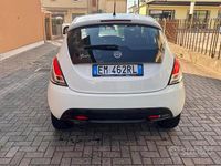 Usata Lancia Ypsilon 69 CV (50 kW) 2012 Bianco Utilitaria