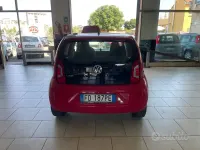 Usata VW up! Move 75 CV (55 kW) 2016 Rosso Utilitaria