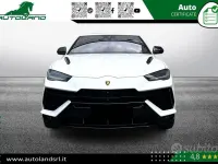 Usata Lamborghini Urus 666 CV (489 kW) 2024 Bianco metallizzato SUV