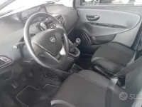 Usata Lancia Ypsilon Gold 80 CV (58 kW) 2017 Blu Utilitaria