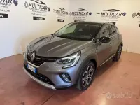 Usata Renault Captur Techno 101 CV (74 kW) 2023 Grigio SUV