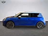 Nuova Mini Cooper SE Favoured 160 kW (218 CV) 2026 Blu/azzurro Utilitaria