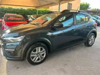 Usata Dacia Sandero Comfort 101 CV (74 kW) 2021 Grigio Berlina