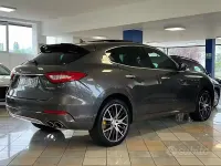 Usata Maserati Levante 275 CV (202 kW) 2017 Grigio scuro SUV
