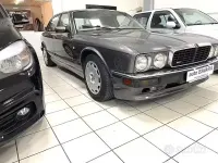 Usata Jaguar XJR 247 CV (181 kW) 1991 Grigio Berlina