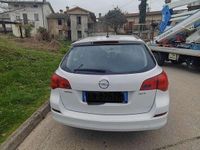 Usata Opel Astra 110 CV (80 kW) 2012 Station wagon