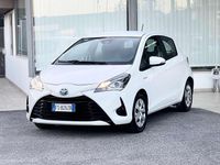 Usata Toyota Yaris Hybrid 73 CV (53 kW) 2018 Bianco Berlina