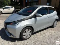 Usata Toyota Aygo X-play 68 CV (50 kW) 2015 Utilitaria