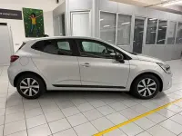 Usata Renault Clio Equilibre 145 CV (106 kW) 2023 Grigio chiaro Utilitaria