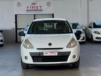 Usata Renault Clio II 74 CV (54 kW) 2010 Bianco Utilitaria