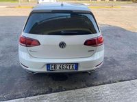 Begagnad VW Golf VIII Highline 131 HK (96 kW) 2020 Vit Sedan