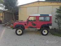 Usata Land Rover Defender 86 CV (63 kW) 1989 Rosso SUV