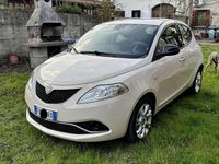 Usata Lancia Ypsilon Gold 95 CV (69 kW) 2016 Beige Utilitaria