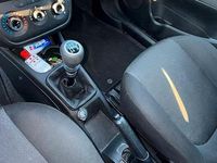 Usata Fiat Punto Lounge 69 CV (50 kW) 2015 Blu Utilitaria