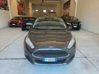 Usata Ford Fiesta Titanium 92 CV (67 kW) 2016 Grigio Utilitaria