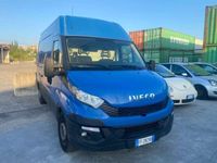 Usata Iveco Daily 126 CV (92 kW) 2017 Blu/azzurro Furgone