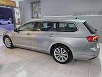 Usata VW Passat Executive 150 CV (110 kW) 2021 Argento Station wagon