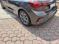 Usata Ford Focus ST-Line 125 CV (91 kW) 2022 Grigio Berlina