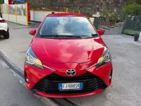 Gebraucht Toyota Yaris 90 PS (66 kW) 2017 Rot Limousine